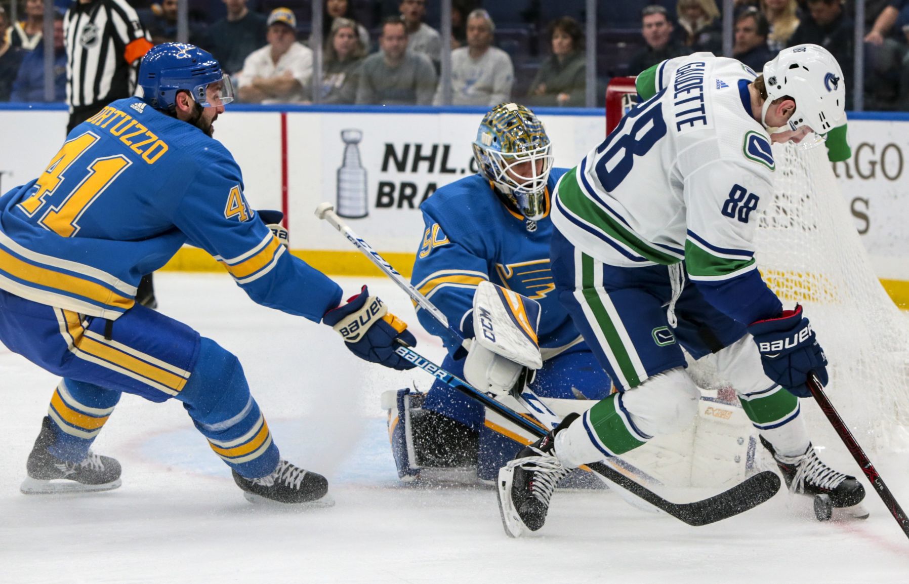 St. Louis Blues end it against the Canucks